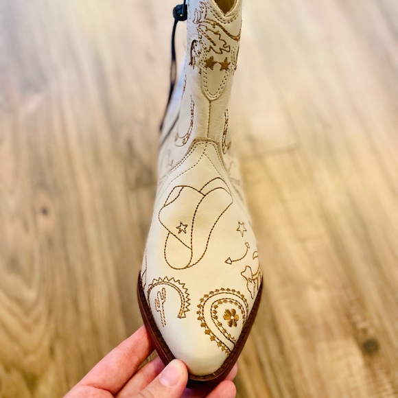 FP New Frontier Doodle Boot in Bone - Picture 6 of 8